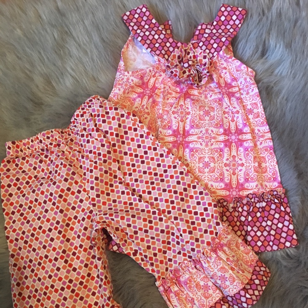 🐇 Cute for Easter! Ruffle bottom pants and top